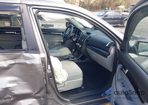 2013 Kia Sorento Lx из США, поврежденный, VIN 5XYKT3A64DG322189